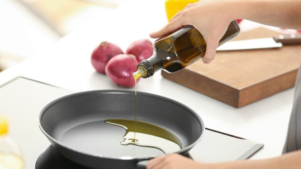 Aceite de Orujo de Oliva, el aceite ideal para tu cocina